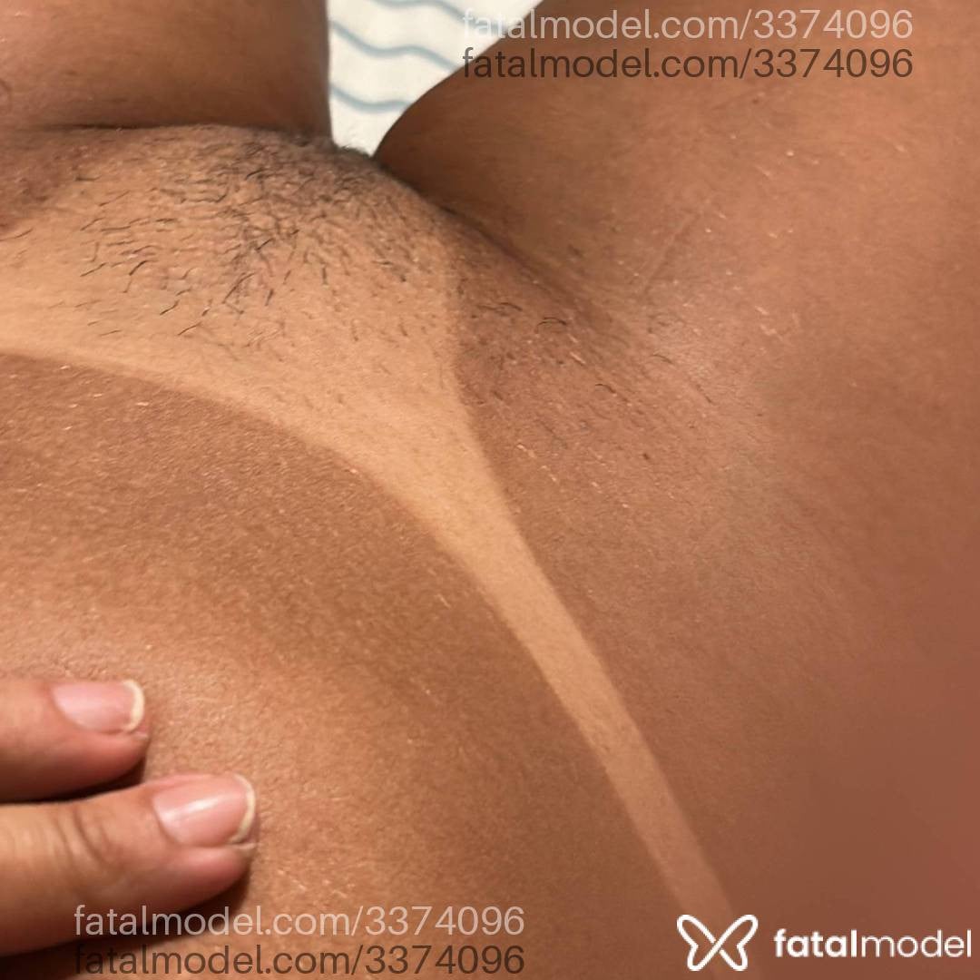 Acompanhante mulher loira (o) de olhos castanhos - Paula Peres