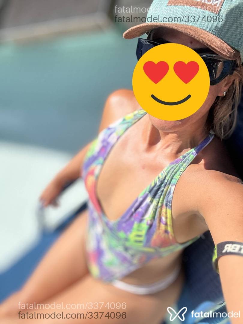 Acompanhante mulher loira (o) de olhos castanhos - Paula Peres