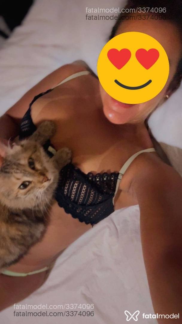 Acompanhante mulher loira (o) de olhos castanhos - Paula Peres