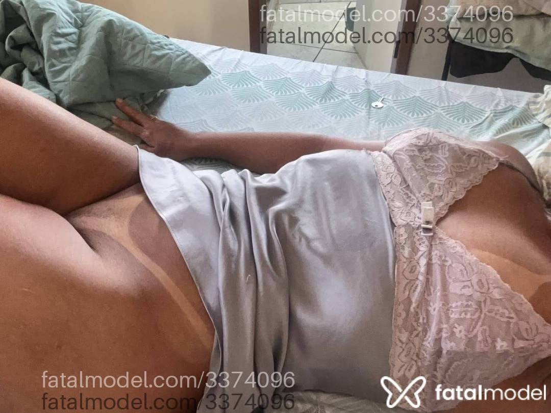 Acompanhante mulher loira (o) de olhos castanhos - Paula Peres