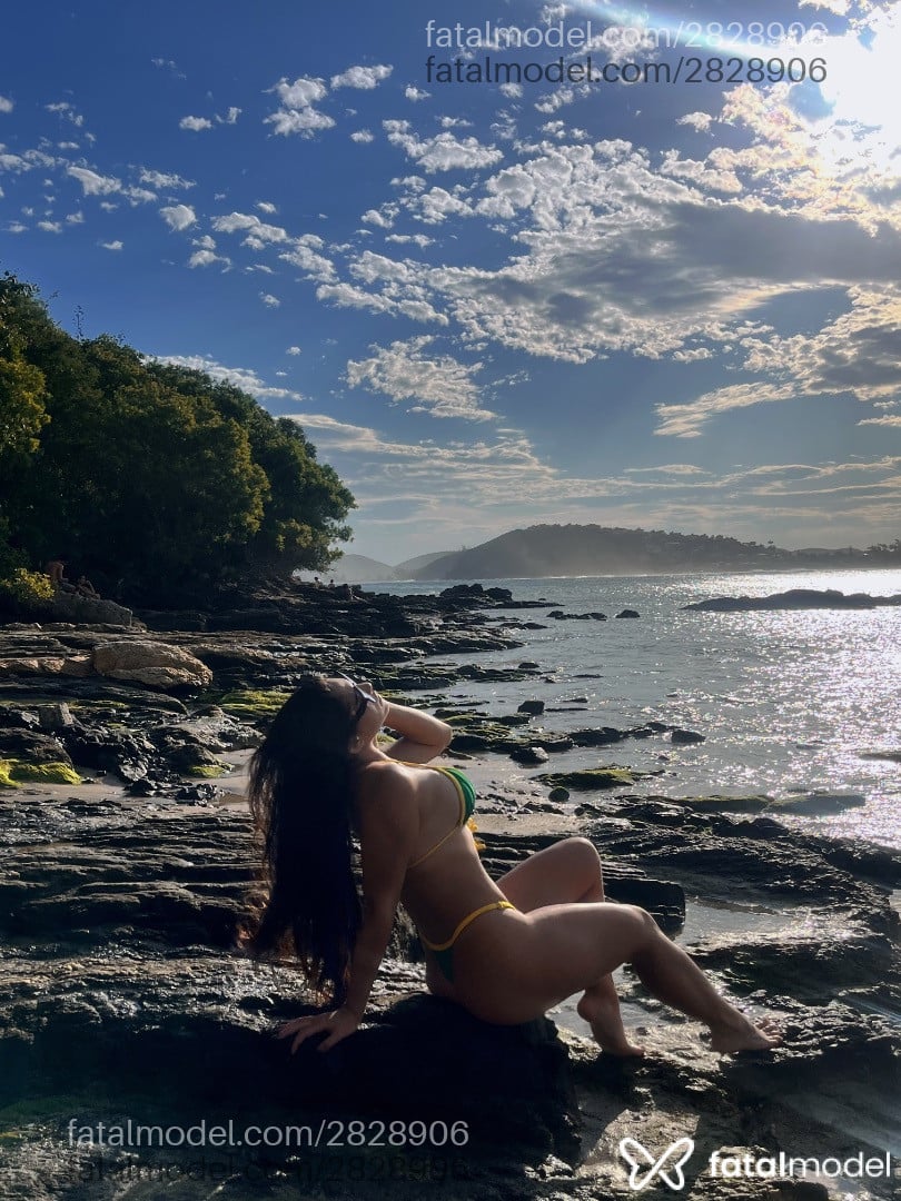 Acompanhante mulher morena (o) de olhos castanhos - Nicoly