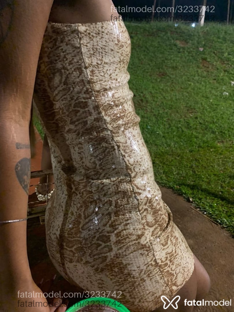 Acompanhante mulher trans loira (o) de olhos pretos - Jade