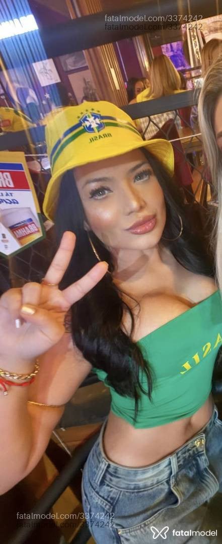 Acompanhante mulher morena (o) de olhos verdes em Londrina - Hellen Bellucci