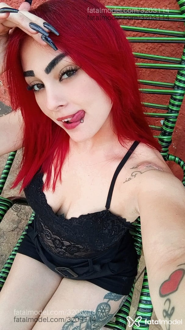 Acompanhante mulher ruiva (o) de olhos castanhos - Yasmin