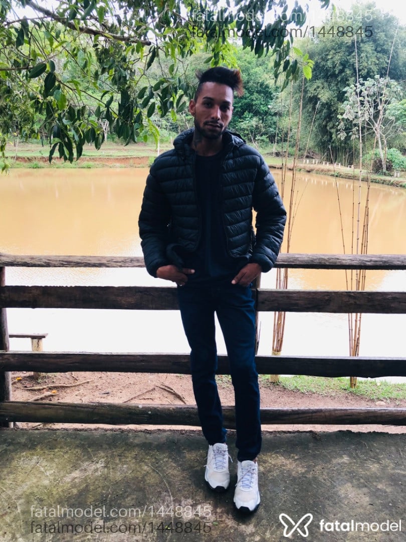 Acompanhante homem morena (o) de olhos pretos - Gatopreto