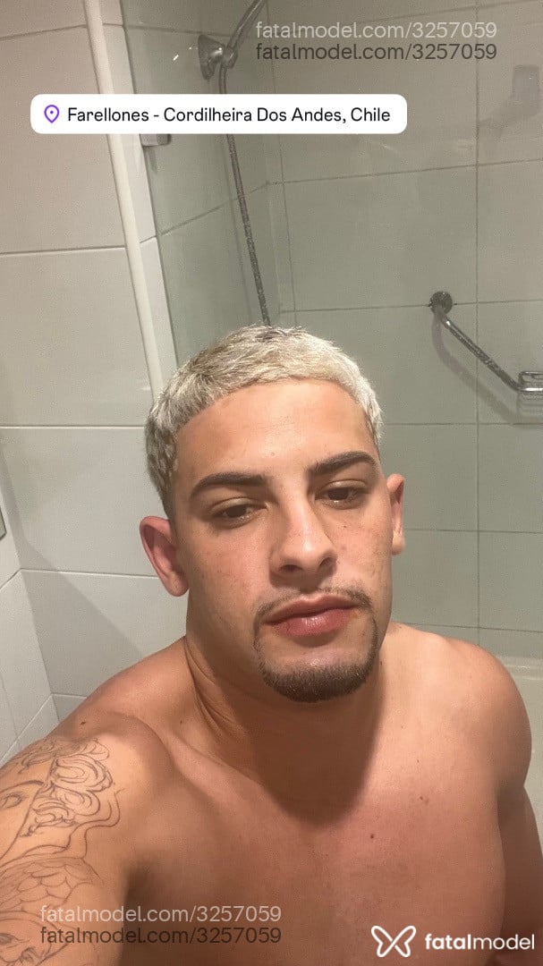 Acompanhante homem morena (o) de olhos castanhos - Heitor