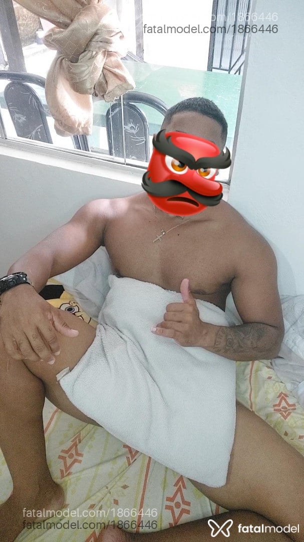 Acompanhante homem morena (o) de olhos mel - Adão