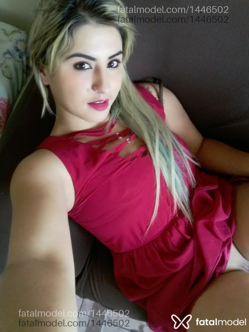 Acompanhante mulher loira (o) de olhos castanhos - Ariane