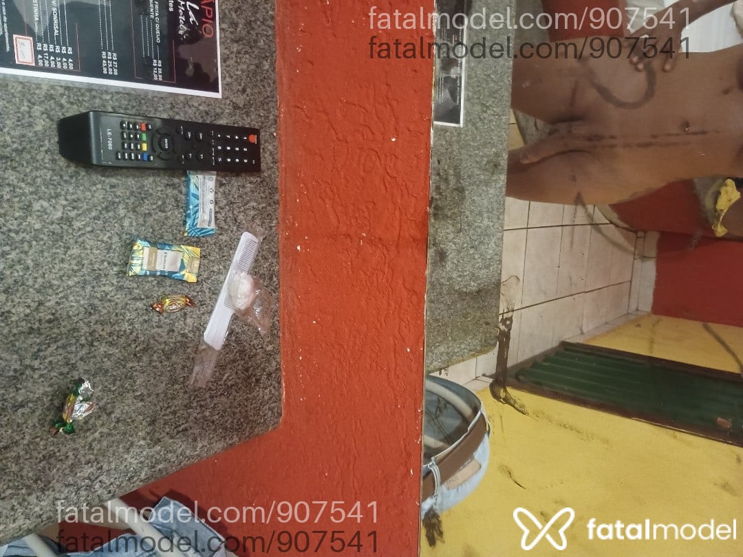 Acompanhante travesti ruiva (o) de olhos castanhos - Marcela