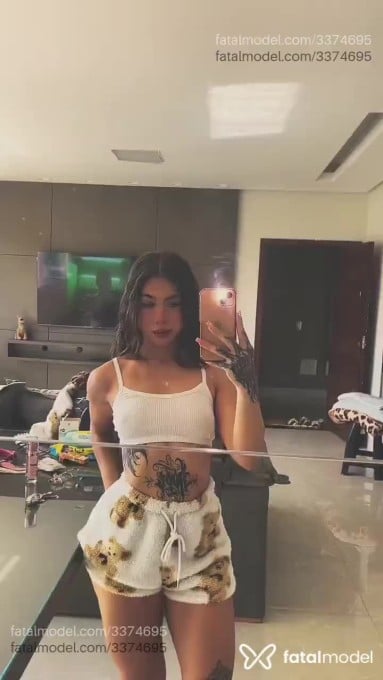 Acompanhante mulher com cabelo castanho de olhos castanhos - Sofia Alves