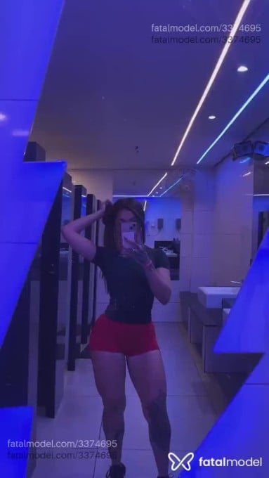 Acompanhante mulher com cabelo castanho de olhos castanhos - Sofia Alves