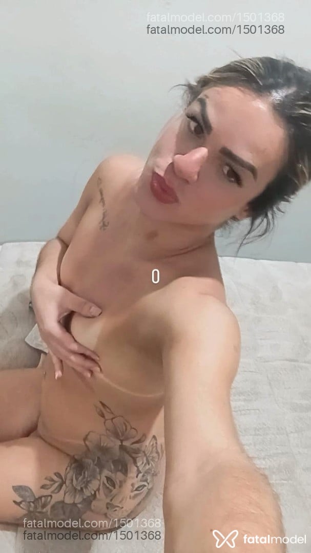 Acompanhante travesti loira (o) de olhos castanhos - Lauane