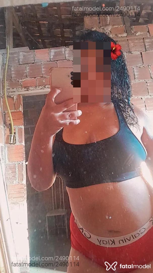 Acompanhante mulher morena (o) de olhos castanhos - Stephanie