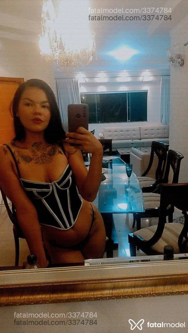 Acompanhante mulher morena (o) de olhos castanhos - Amyy