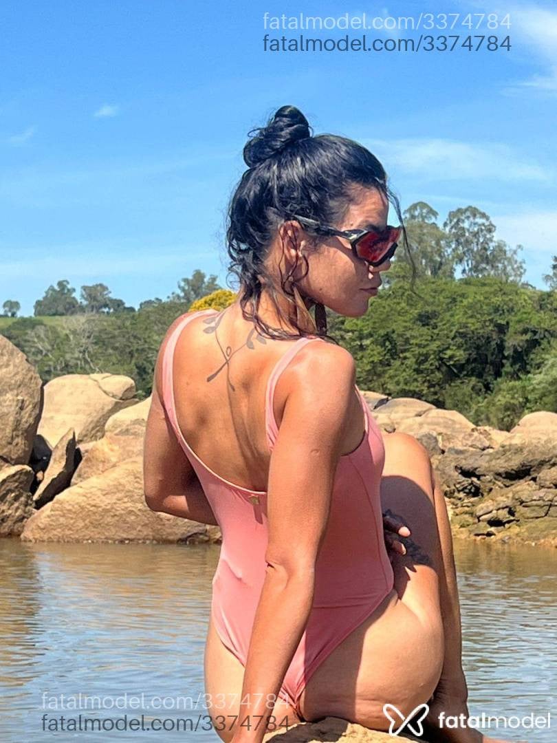 Acompanhante mulher morena (o) de olhos castanhos em Uberaba - Amyss