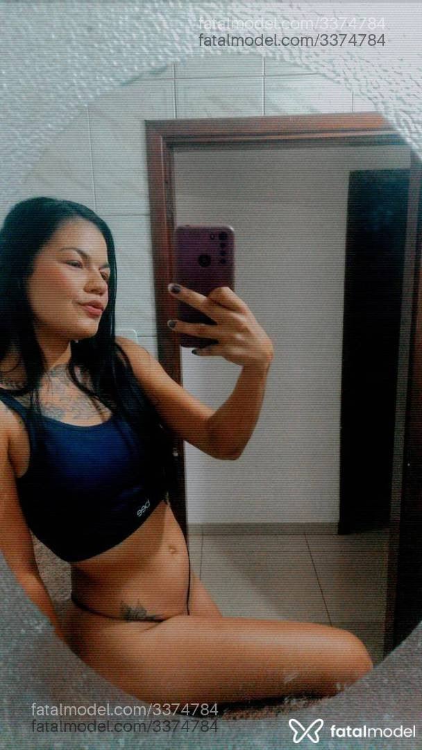Acompanhante mulher morena (o) de olhos castanhos - Amyy