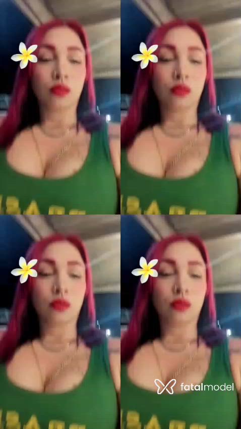 Acompanhante mulher ruiva (o) de olhos azuis - Naomy