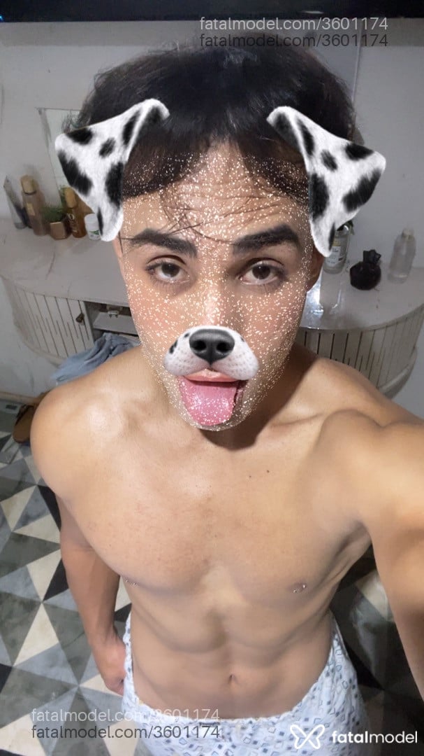 Acompanhante homem com cabelo castanho de olhos castanhos - Hugo Vanes