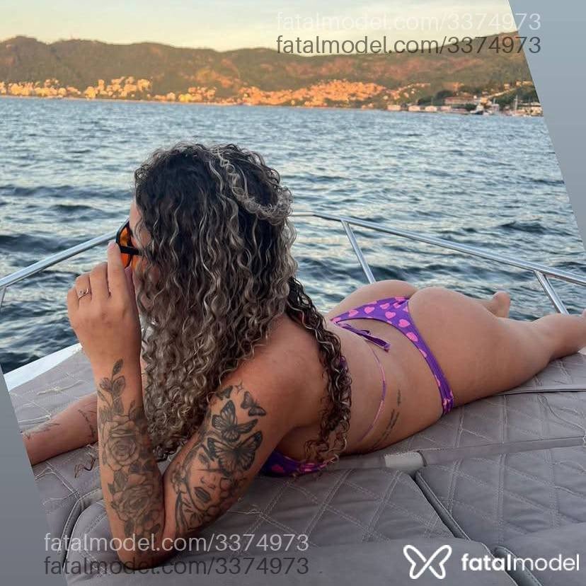 Acompanhante mulher loira (o) de olhos castanhos em Armação dos Búzios - Melany