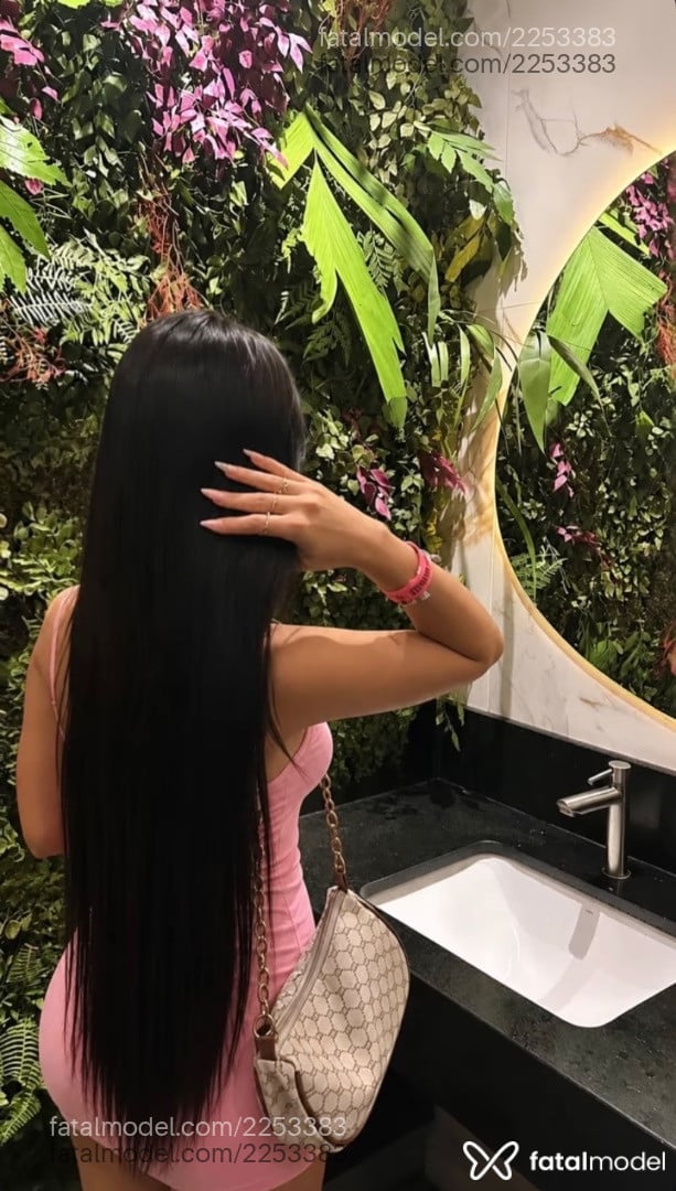 Acompanhante mulher morena (o) de olhos pretos - Sara Lemos