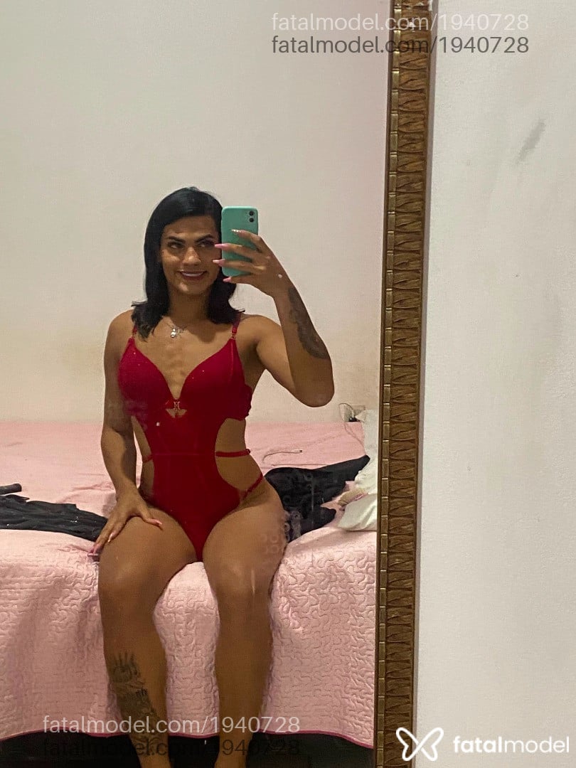 Acompanhante mulher trans morena (o) de olhos castanhos - Maryna Meirelles