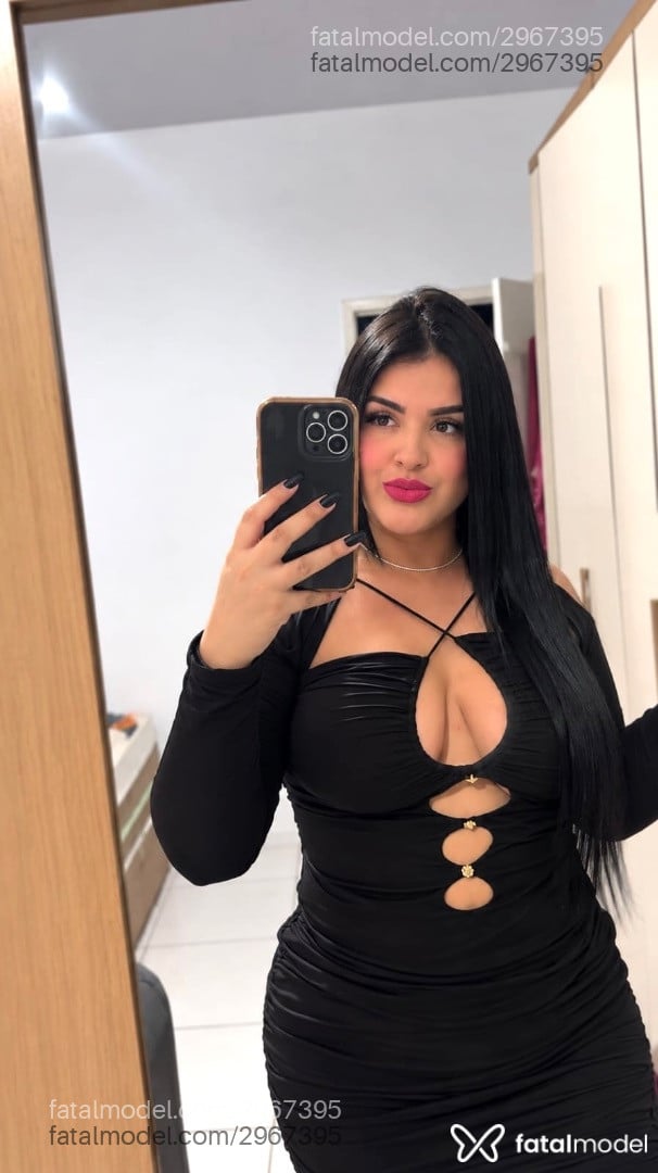 Acompanhante mulher morena (o) de olhos mel - Carolina