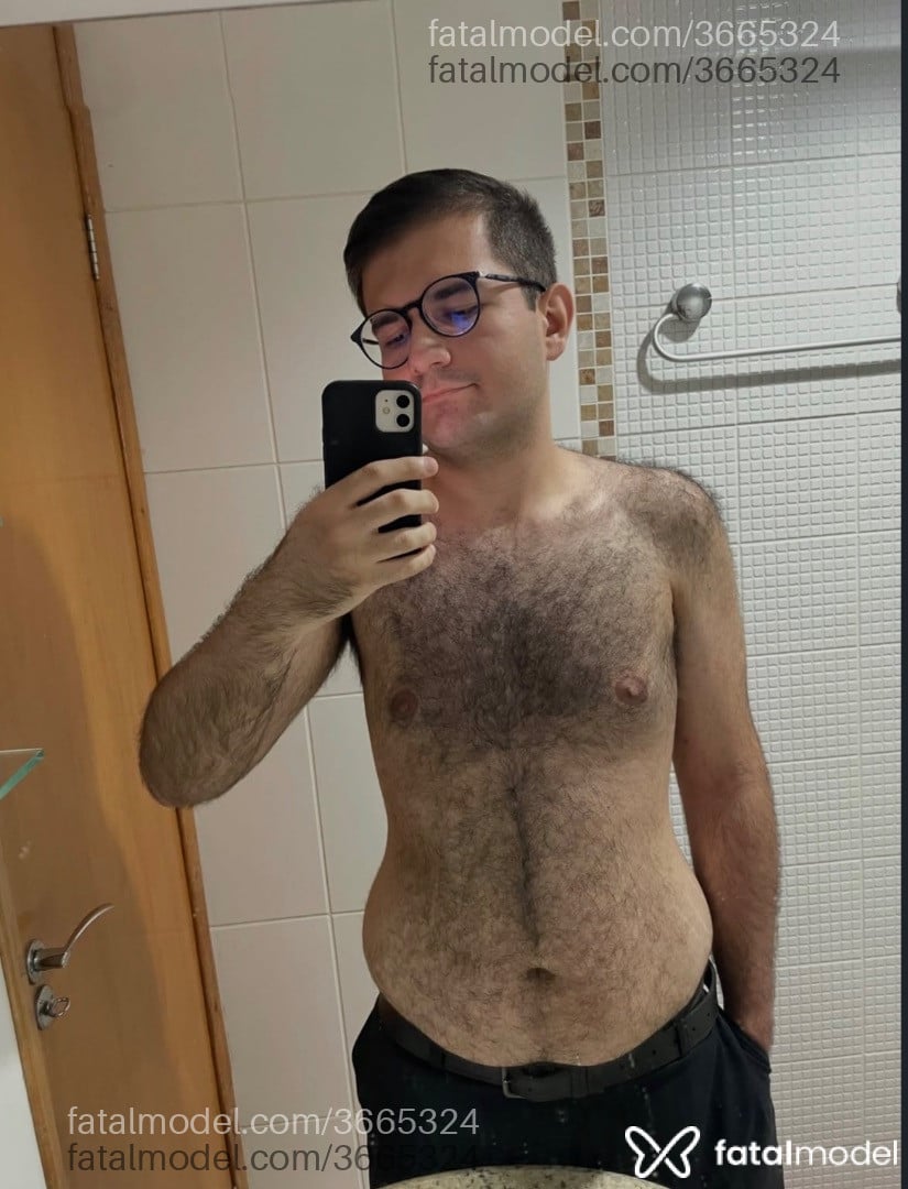 Acompanhante homem morena (o) de olhos castanhos - Felipe