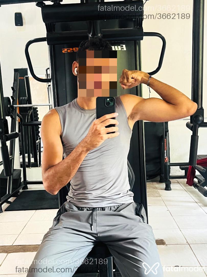 Acompanhante homem morena (o) de olhos pretos - Levil
