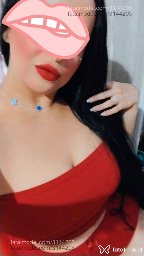 Acompanhante mulher morena (o) de olhos verdes - Sophie
