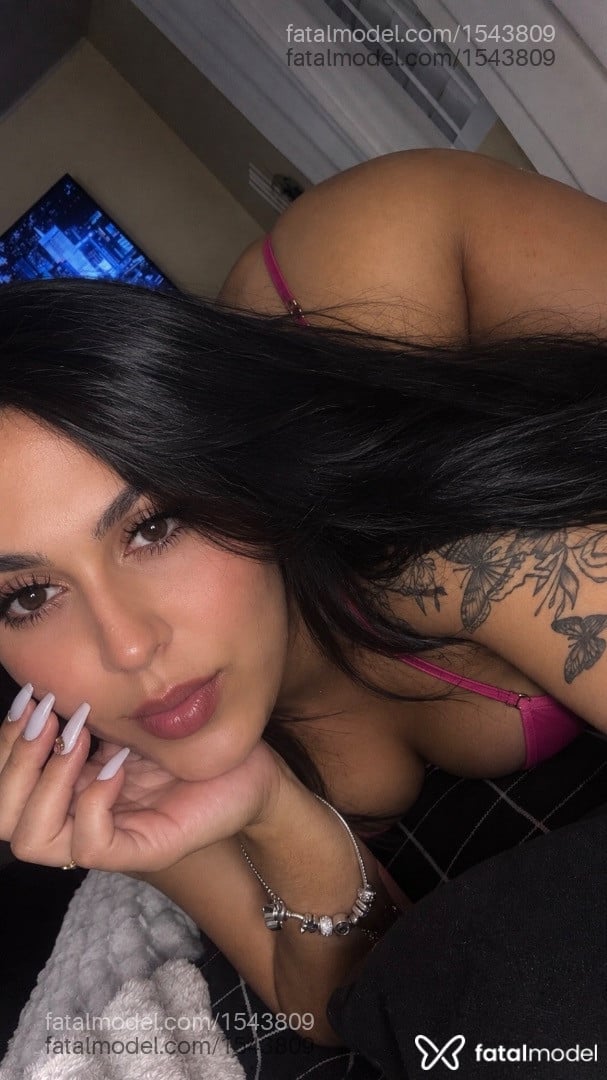 Acompanhante mulher trans morena (o) de olhos castanhos - Isadora Vicente
