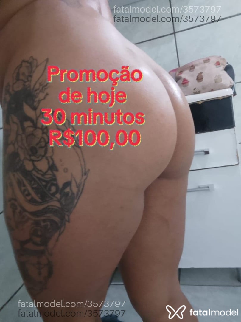 Acompanhante mulher morena (o) de olhos pretos - Débora