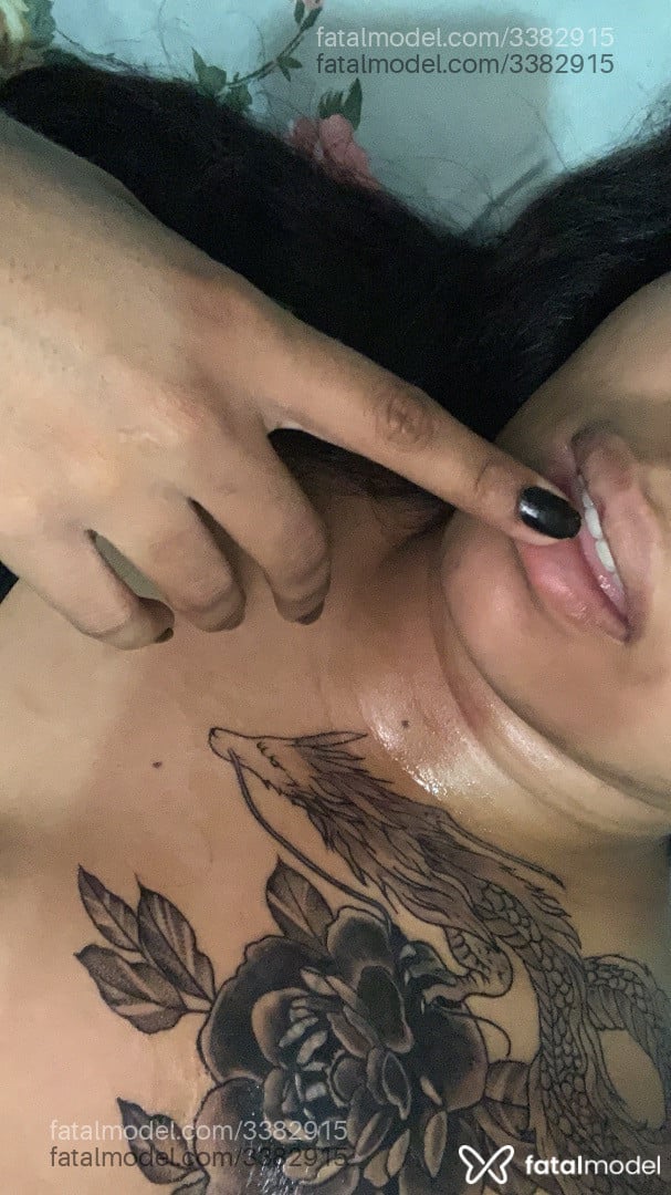 Acompanhante mulher morena (o) de olhos castanhos - Sarah