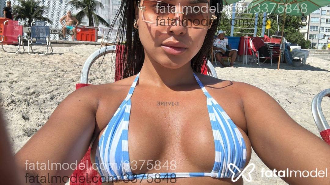 Acompanhante mulher morena (o) de olhos castanhos - Loren