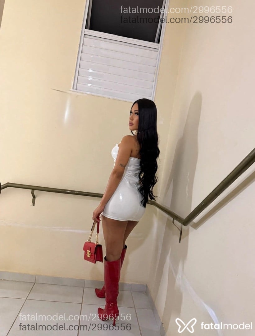 Acompanhante mulher morena (o) de olhos pretos - Sabrina