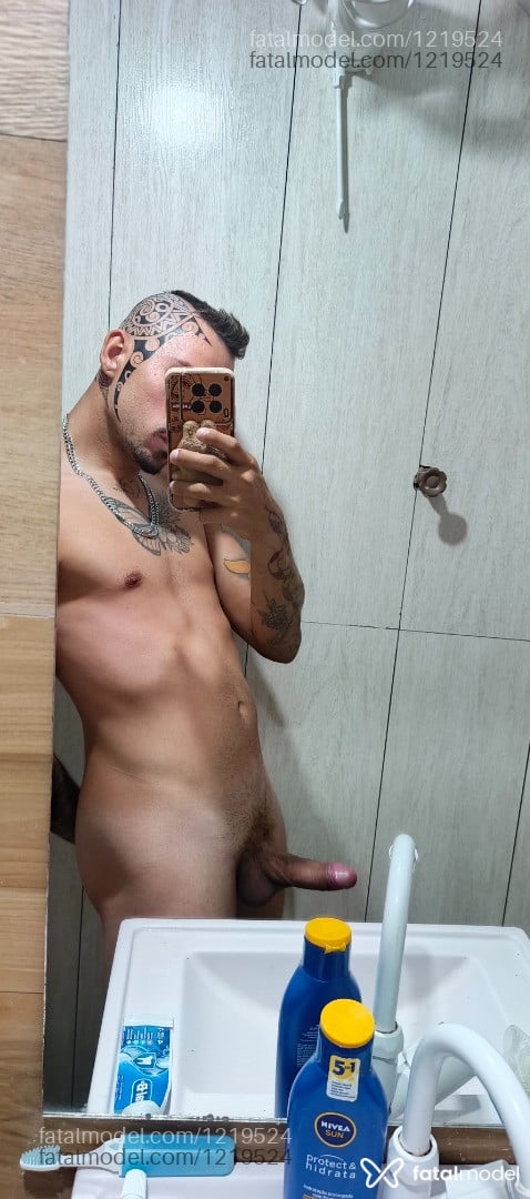 Acompanhante homem com cabelo castanho de olhos castanhos - Danilo Rafael