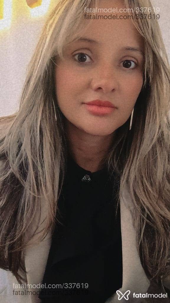 Acompanhante mulher loira (o) de olhos castanhos em Goiânia - Ana Brandão