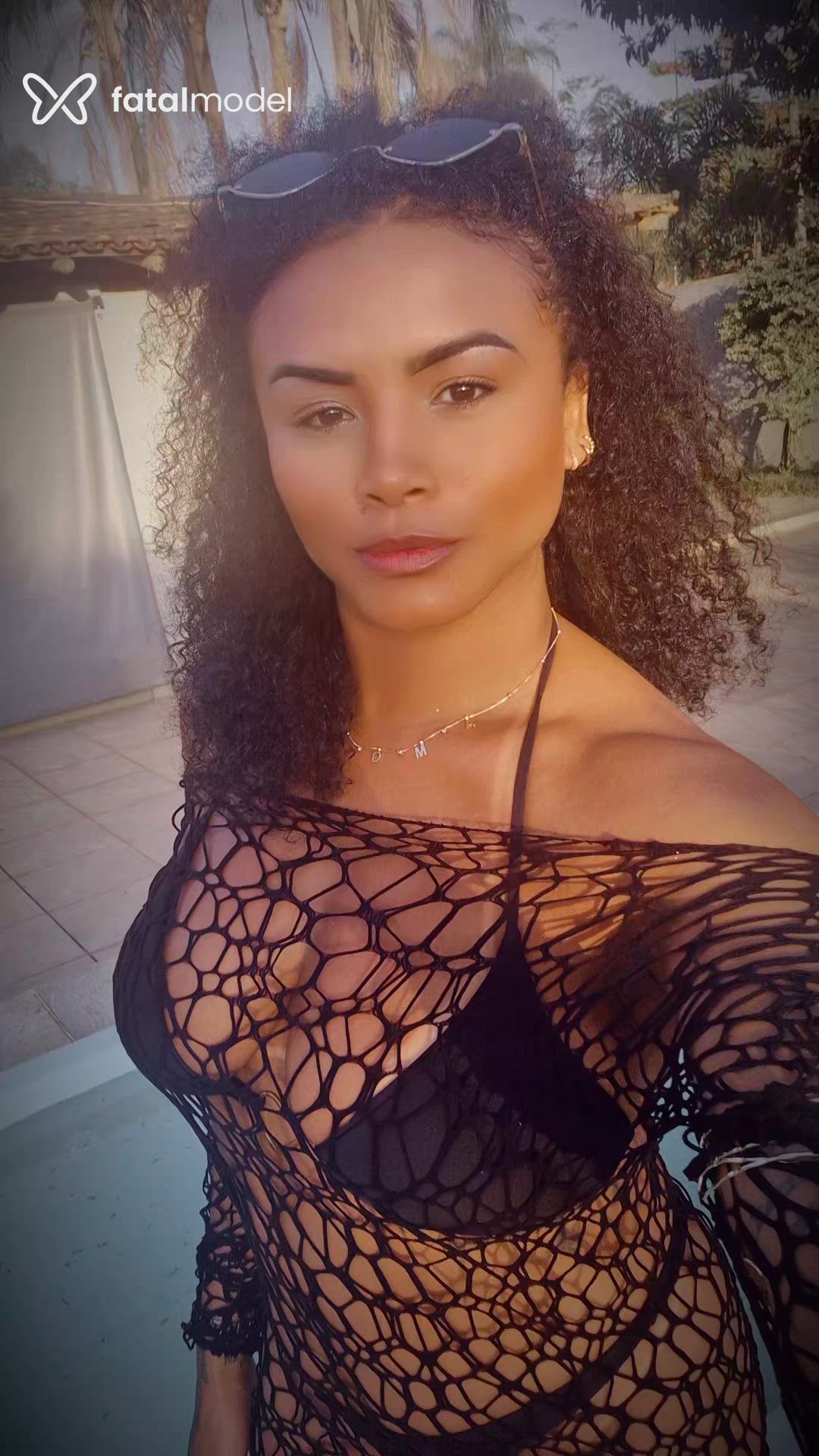 Acompanhante mulher com cabelo castanho de olhos pretos - Safira Mello