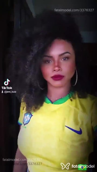 Acompanhante mulher com cabelo castanho de olhos pretos em Belo Horizonte Acompanhante mulher com cabelo castanho de olhos pretos em Belo Horizonte - Safira Mello