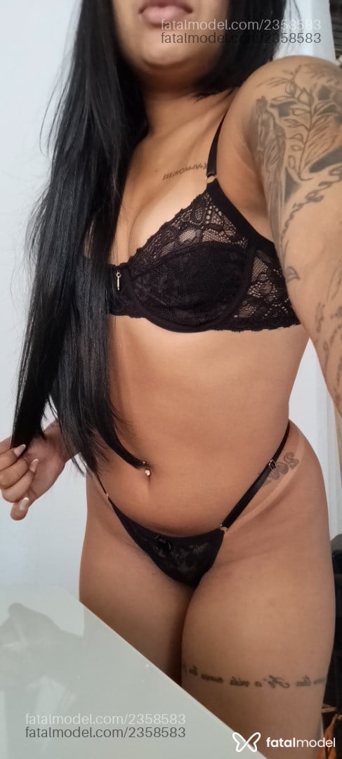 Acompanhante mulher morena (o) de olhos castanhos - Miauu