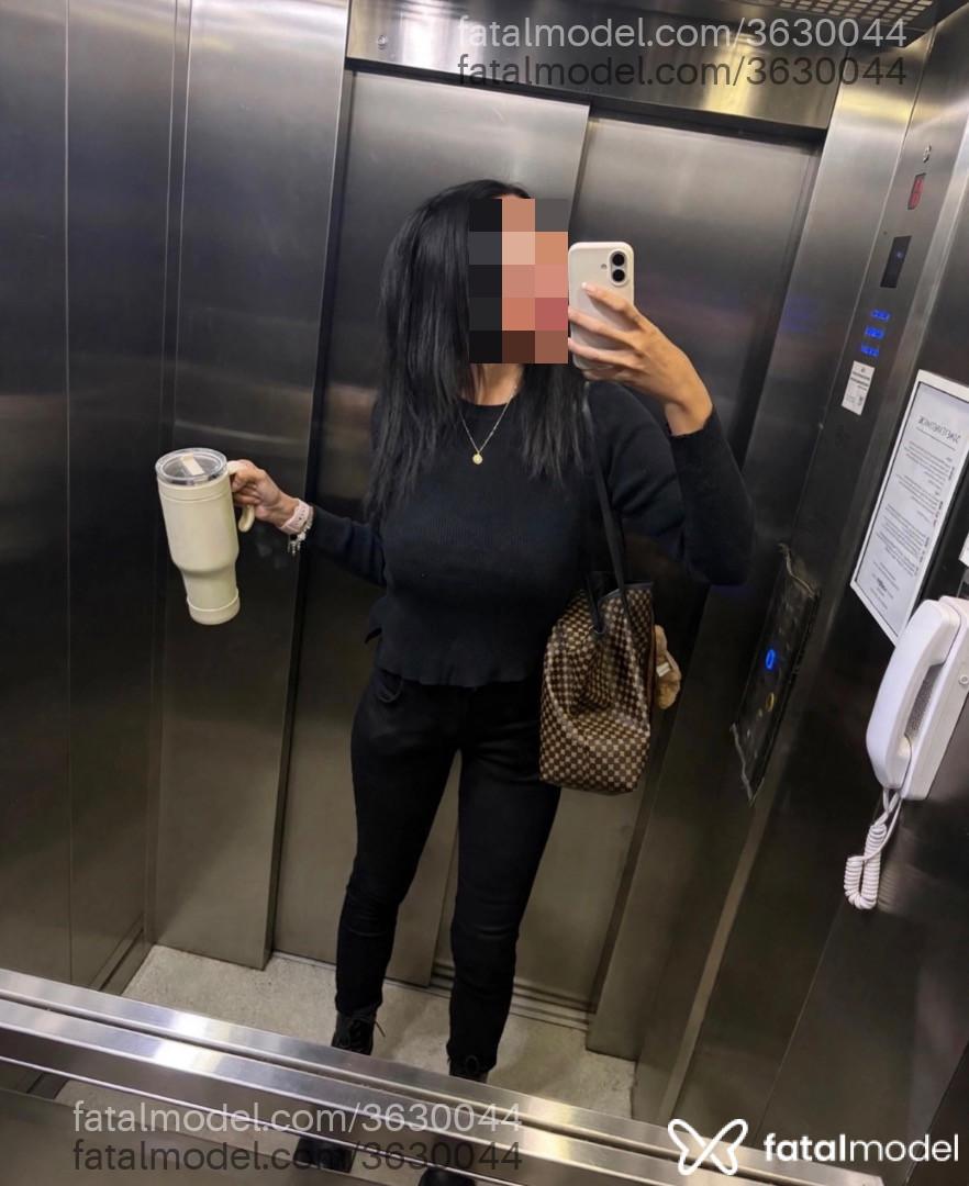 Acompanhante mulher morena (o) de olhos pretos - Vittoria Bellini