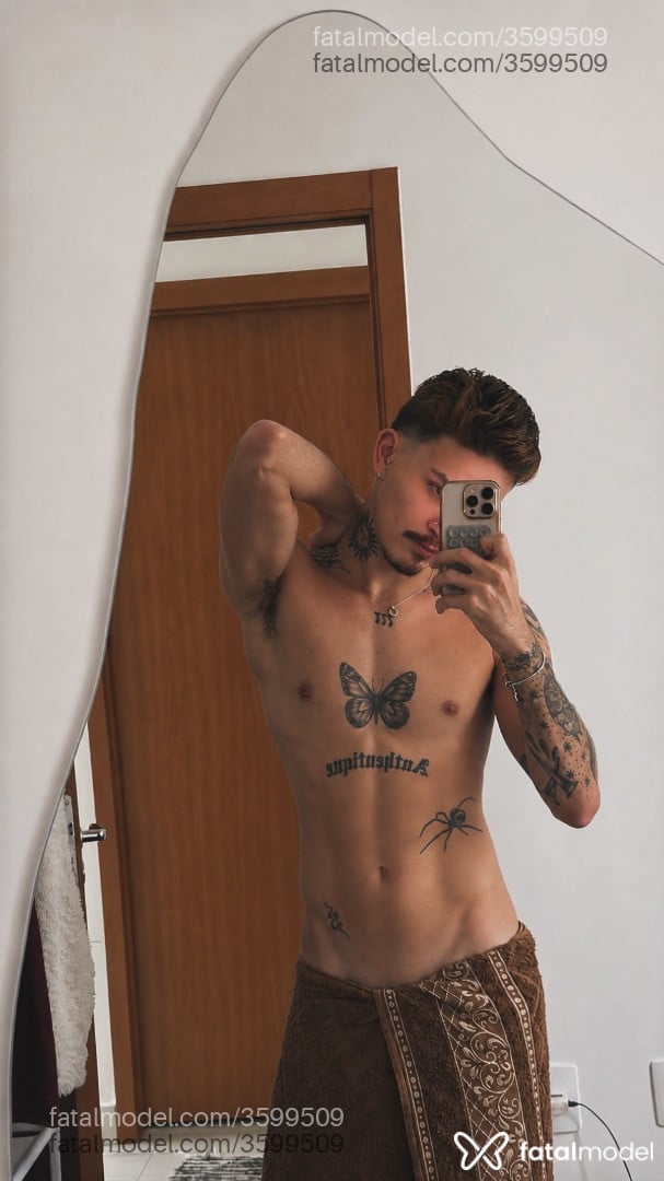 Acompanhante homem com cabelo castanho de olhos castanhos - Mateo