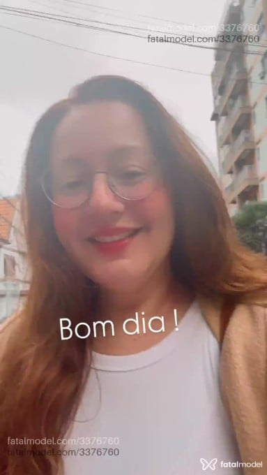 Acompanhante mulher ruiva (o) de olhos castanhos - Laura Botino