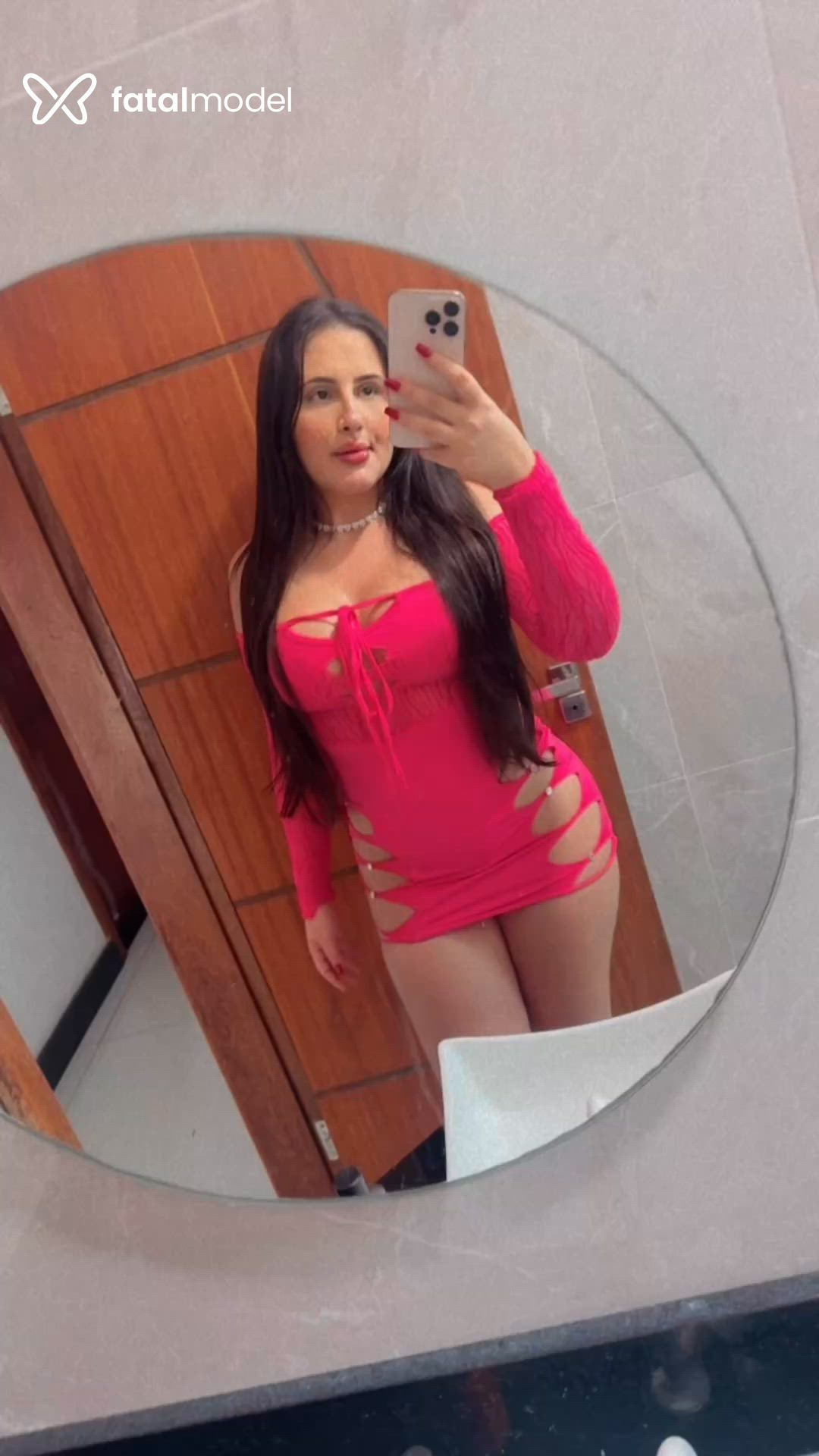 Acompanhante mulher com cabelo castanho de olhos castanhos - Paula Melo