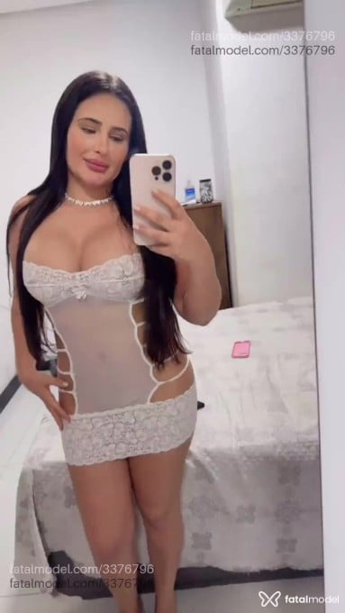 Acompanhante mulher com cabelo castanho de olhos castanhos - Paula Melo