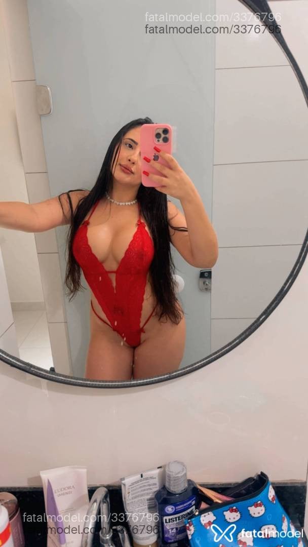 Acompanhante mulher com cabelo castanho de olhos castanhos - Paula Melo