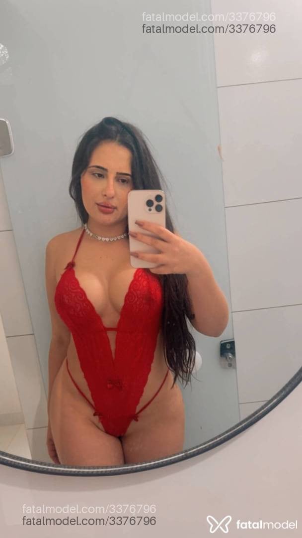 Acompanhante mulher com cabelo castanho de olhos castanhos - Paula Melo