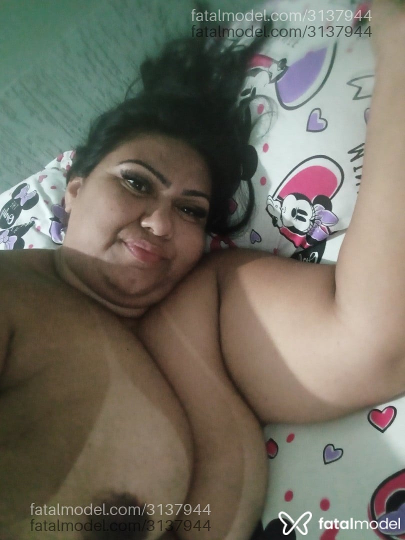 Acompanhante mulher morena (o) de olhos pretos - Bela