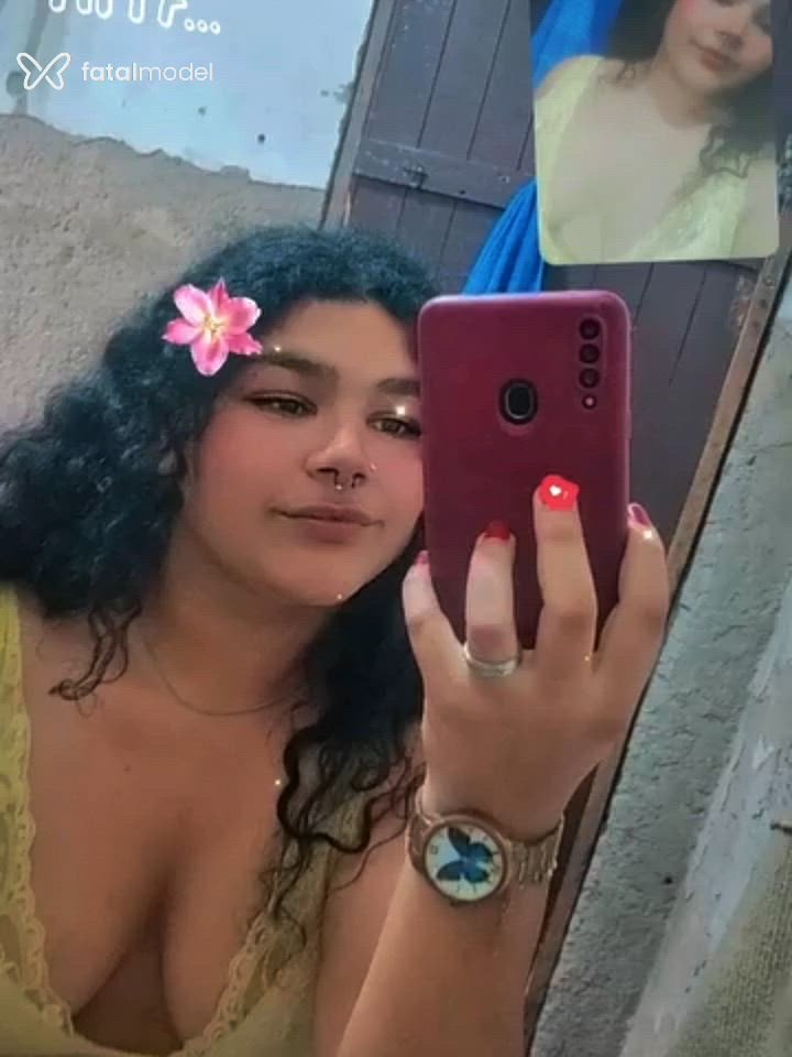 Acompanhante mulher com cabelo castanho de olhos castanhos - Ariel Acompanhante mulher com cabelo castanho de olhos castanhos - Ariel