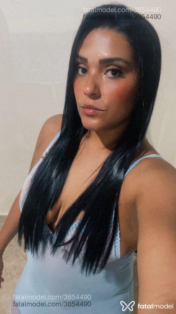 Acompanhante mulher morena (o) de olhos pretos - Gabriela