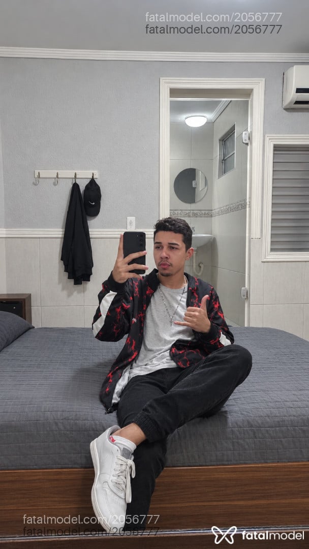 Acompanhante homem com cabelo castanho de olhos castanhos - Biel Rodrigues